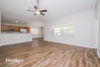 228 Roosevelt Ave in Masaryktown, FL - Building Photo - Building Photo