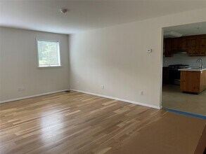 14 Cathy Ct in Northport, NY - Building Photo - Building Photo