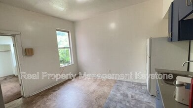 429 Island Ave in Mckees Rocks, PA - Building Photo - Building Photo