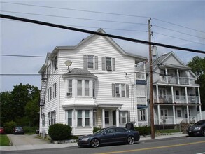 177 Railroad St-Unit -2 in Lincoln, RI - Foto de edificio - Building Photo