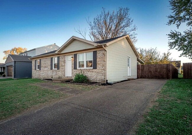 4213 Hunters Trce in Evansville, IN - Building Photo - Building Photo