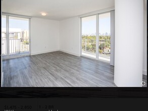 2560 SW 27th Ave in Miami, FL - Building Photo - Building Photo