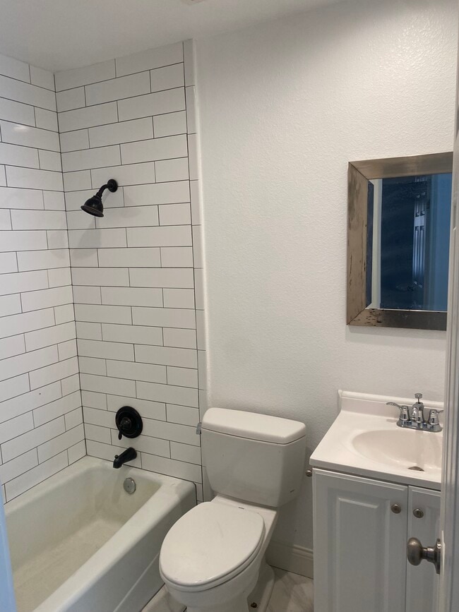 4806 Bedford Ave, Unit A in Midland, TX - Building Photo - Building Photo