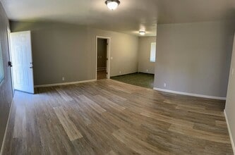 331 Crawford St in Lakeport, CA - Building Photo - Building Photo