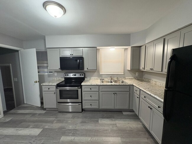 8126 Marilyn Ct