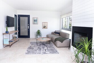 Stay Lola in Beverly Hills, CA - Foto de edificio - Building Photo