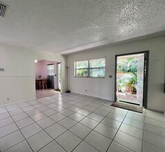 274 SW 9th St in Dania Beach, FL - Building Photo - Building Photo