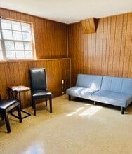 1405 Pleasant Valley Dr, Unit Pleasant Rooms in Catonsville, MD - Foto de edificio - Building Photo