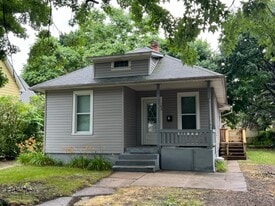 142 Gallup St, Unit 2 in Mount Clemens, MI - Building Photo