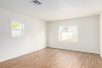 2109 E Sheridan St, Unit Studio - 6