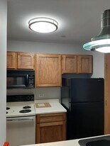 1375 Cunat Ct, Unit 3G in Lake In The Hills, IL - Building Photo