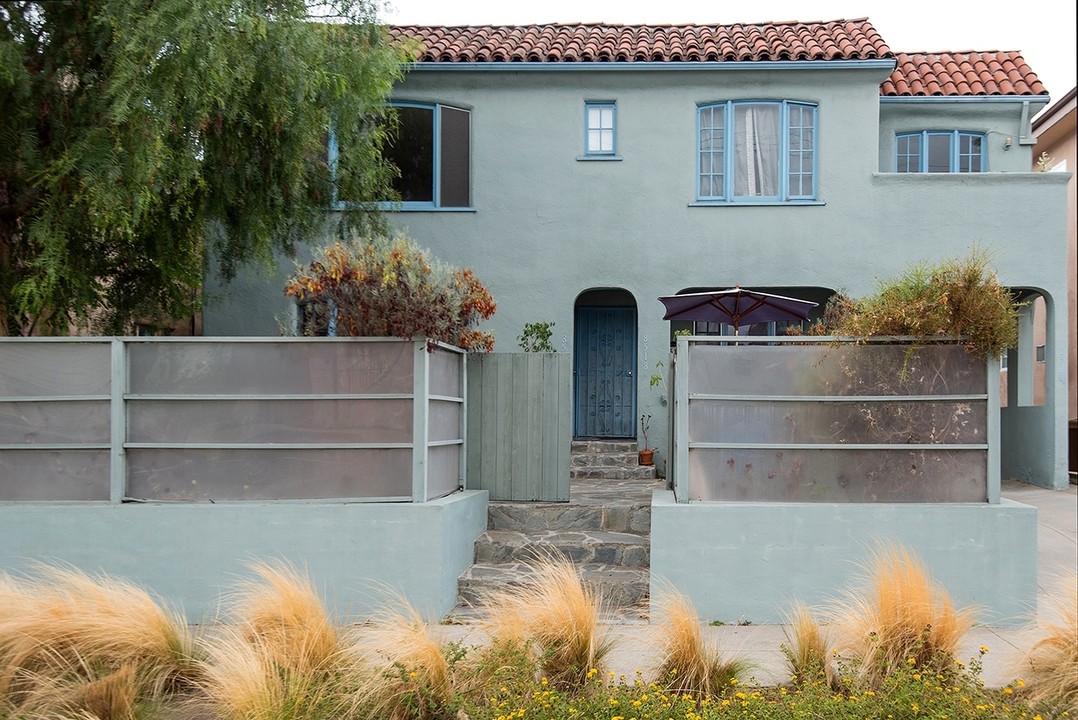 Charming Triplex in Sought-After Beverlywood in Los Angeles, CA - Building Photo