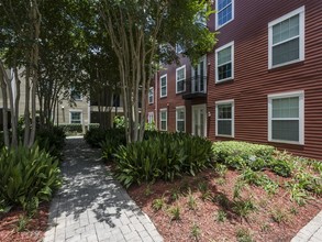 The Saulet Apartments in New Orleans, LA - Building Photo - Building Photo