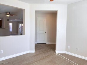 672 Wessex Dr in Las Vegas, NV - Building Photo - Building Photo