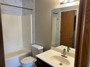 309 N Cherokee Dr in Polk City, IA - Building Photo - Building Photo