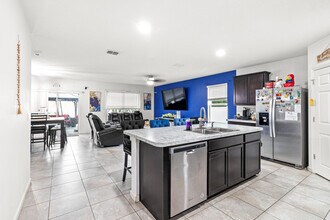 1401 SW Bargello Ave in Port St. Lucie, FL - Building Photo - Building Photo