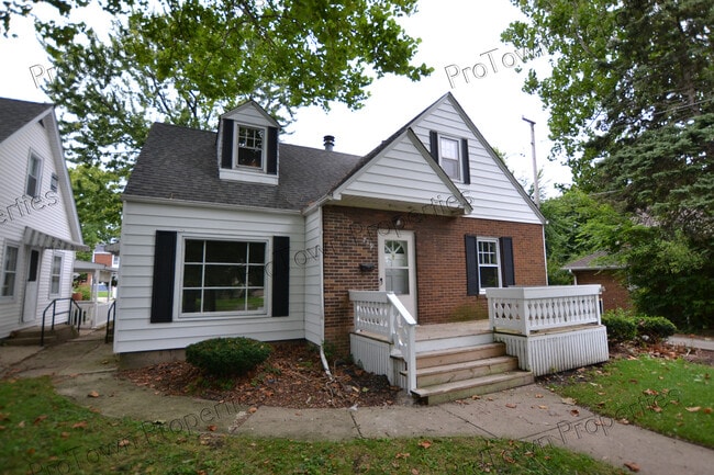 property at 719 Cowles Ave