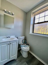 1411 Chapel St, Unit 27 in New Haven, CT - Building Photo - Building Photo