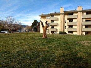 3030 Oneal Pkwy in Boulder, CO - Building Photo - Building Photo