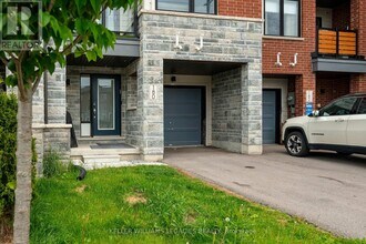 180 Vantage Lp in Newmarket, ON - Building Photo - Building Photo