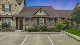 3310 Cullen Trail in College Station, TX - Building Photo
