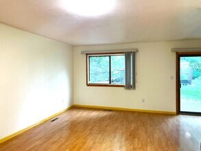 12 Sunstone Dr in Poughkeepsie, NY - Building Photo - Building Photo