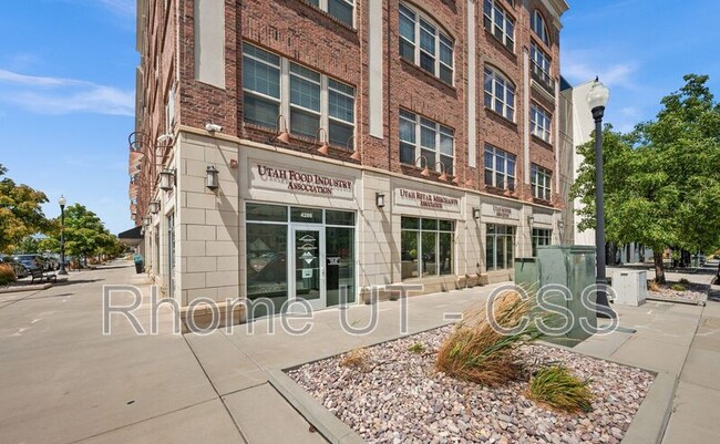 4276 S Main St in Murray, UT - Building Photo - Building Photo