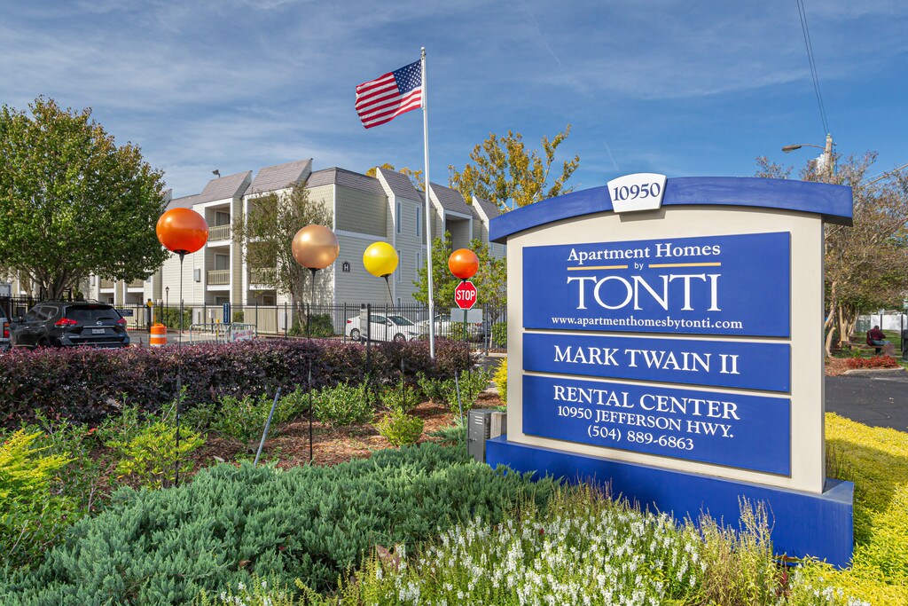Mark Twain II Apartments in River Ridge, LA