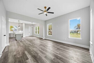 2207 Des Chaumes St in Houston, TX - Building Photo - Building Photo