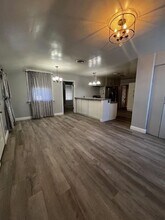 2104 B St in Bakersfield, CA - Building Photo - Building Photo