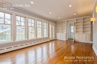 2244 Asbury Ave in Evanston, IL - Building Photo - Building Photo