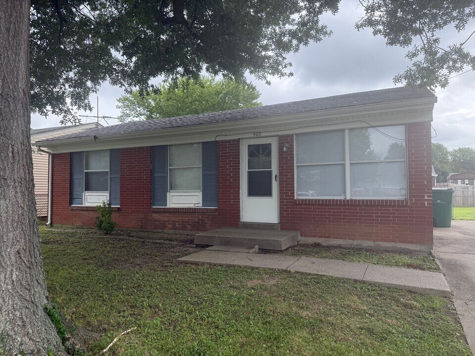 508 Blossom Rd in Louisville, KY - Building Photo