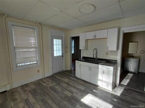 8 Center St in Kingston, NY - Building Photo - Building Photo