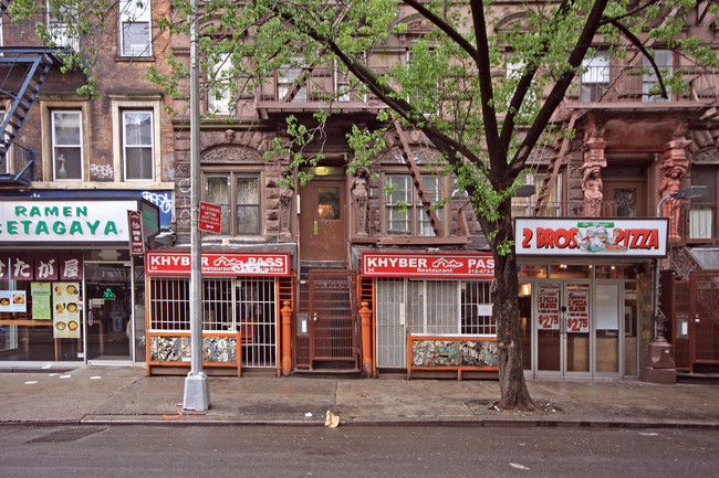 34 Saint Marks Pl in New York, NY - Foto de edificio - Building Photo