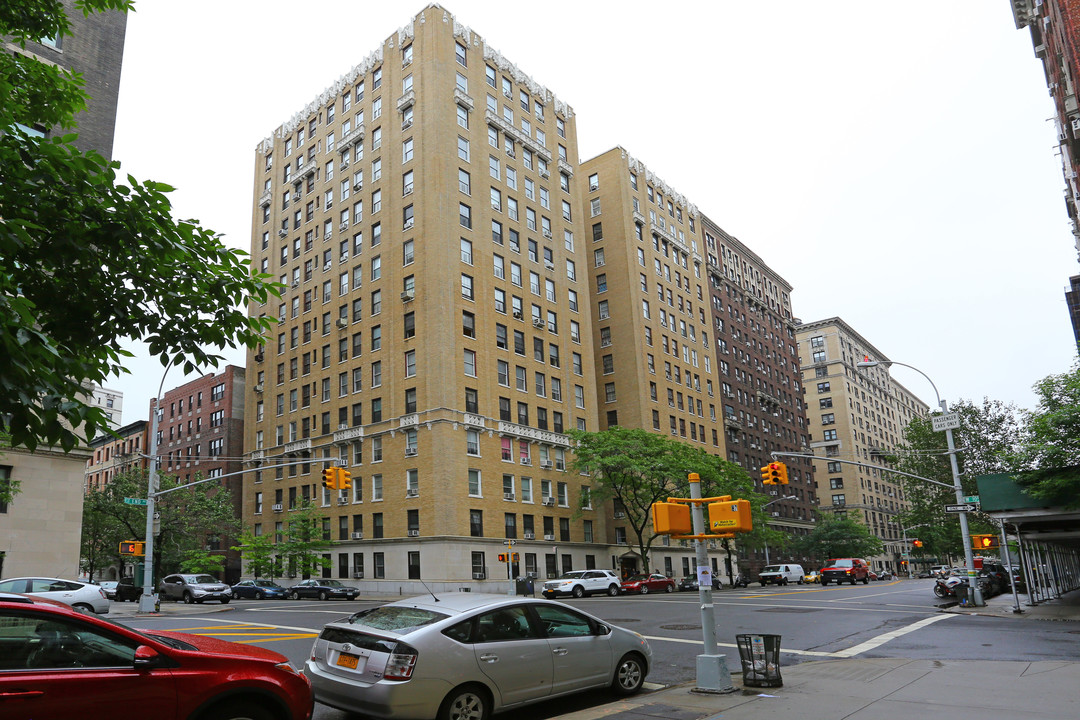 908-910 West End Ave in New York, NY - Foto de edificio