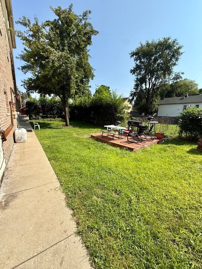 2629 W Luther St in Chicago, IL - Building Photo - Building Photo