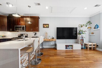 165 Thorne St in Jersey City, NJ - Building Photo - Building Photo