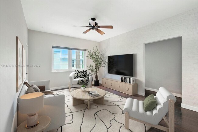 725 14th Pl in Miami Beach, FL - Building Photo - Building Photo