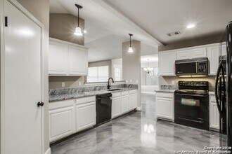 6103 John Chapman in San Antonio, TX - Building Photo - Building Photo