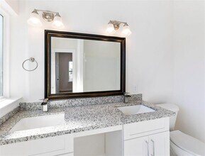 5105 Malmedy Rd in Houston, TX - Building Photo - Building Photo