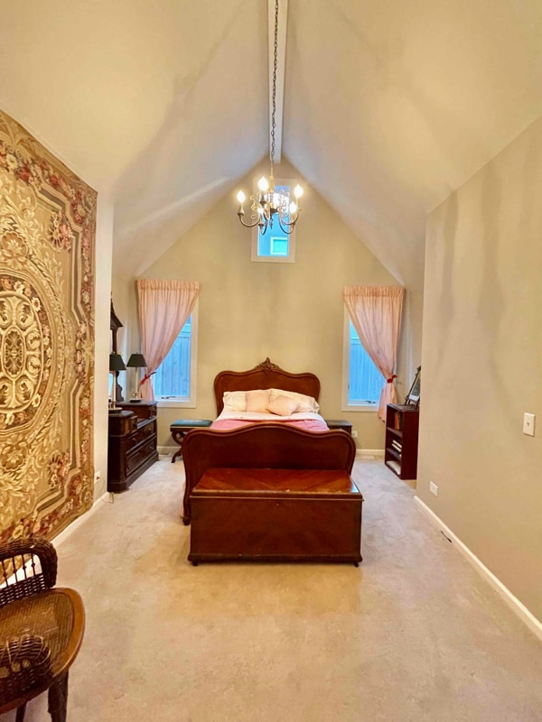 property at 820 Arbor Ln