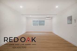 6738 Independence Ave in Los Angeles, CA - Building Photo - Building Photo