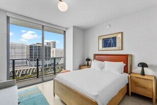 11 NE 6th St, Unit SI ID1373693P in Miami, FL - Building Photo