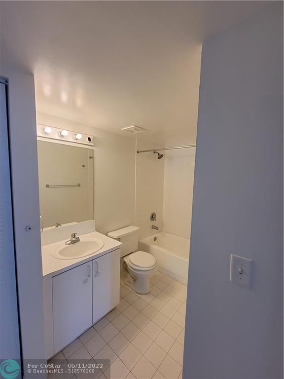 12172 St.Andrews Pl-Unit -111 in Miramar, FL - Building Photo - Building Photo