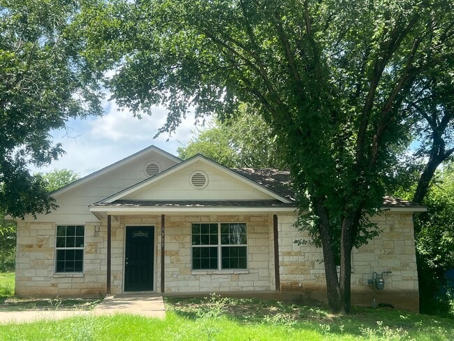 property at 1515 Burnett Ave