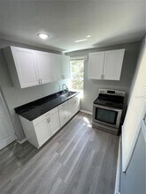 511 16th St S-Unit -4 in St. Petersburg, FL - Building Photo - Building Photo