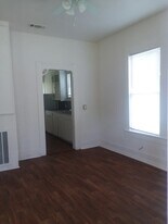 575 Campus St in Beaumont, TX - Building Photo