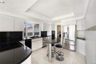 33 Montecito Dr in Newport Beach, CA - Building Photo - Building Photo