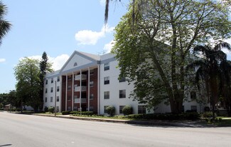 The Plantation Inn in St. Petersburg, FL - Building Photo
