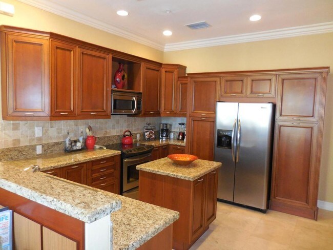 150 NE 6th Ave-Unit -J in Delray Beach, FL - Building Photo - Building Photo